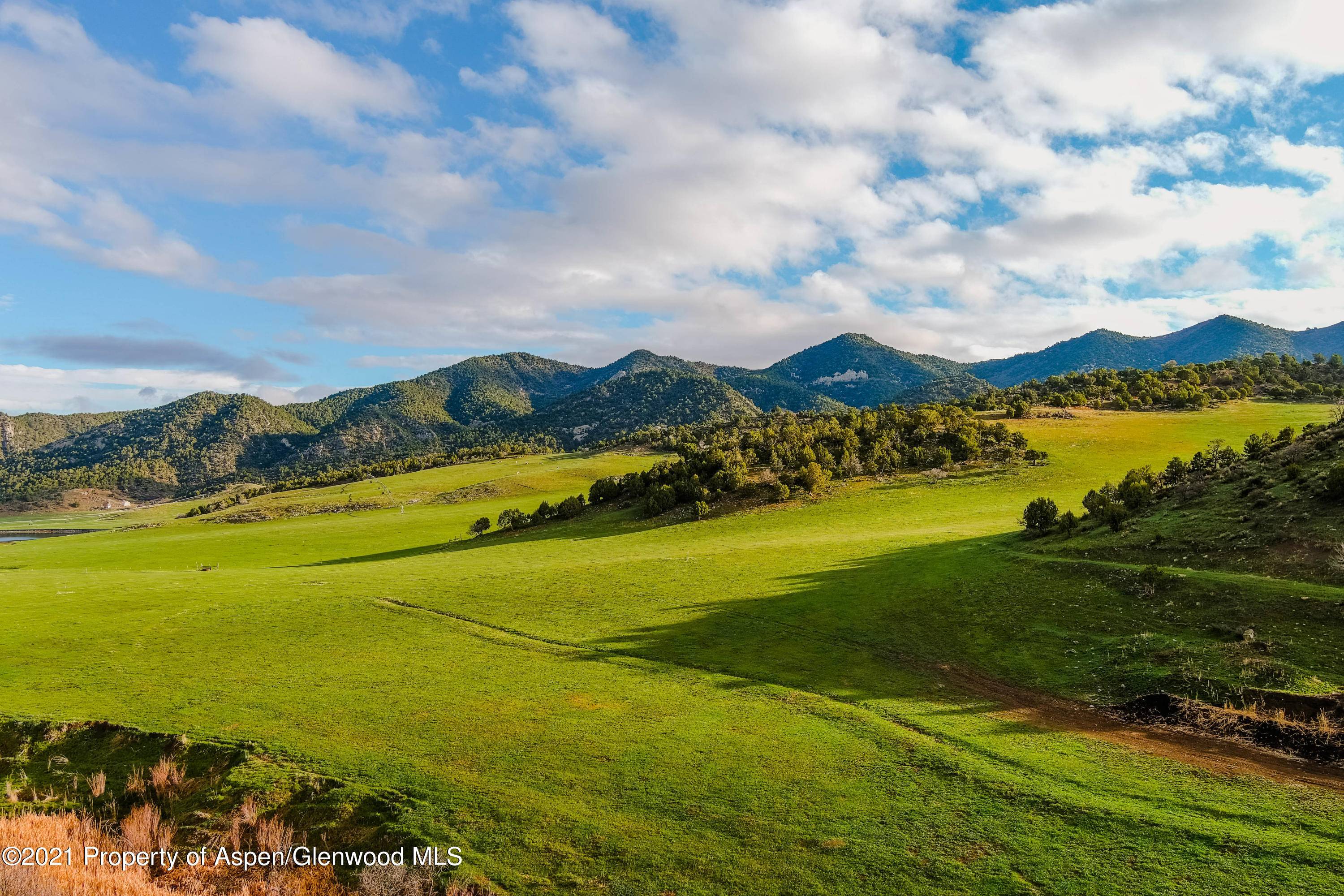 This 5th generation family ranch is being exclusively offered by Eagle Land !