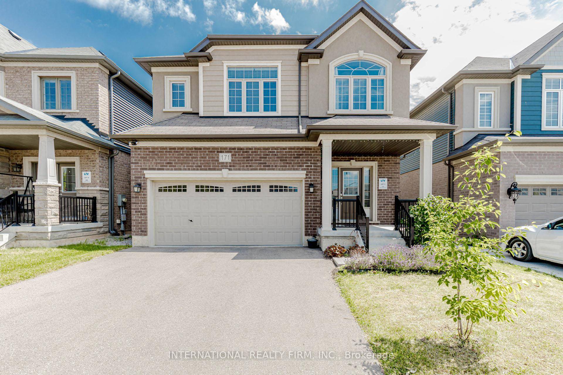 Partially furnished Move in ready 4 Bedroom, 3 Bathroom Bright And Spacious Home In a Great Location.