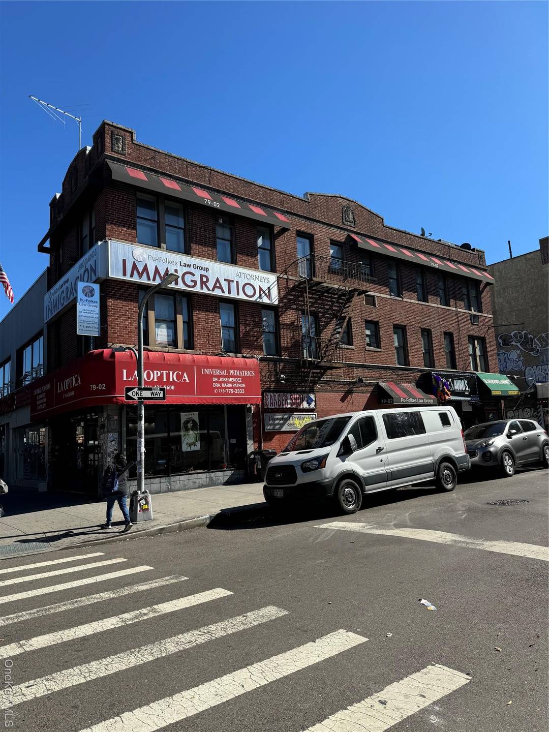 Prime Elmhurst commercial building for rent.