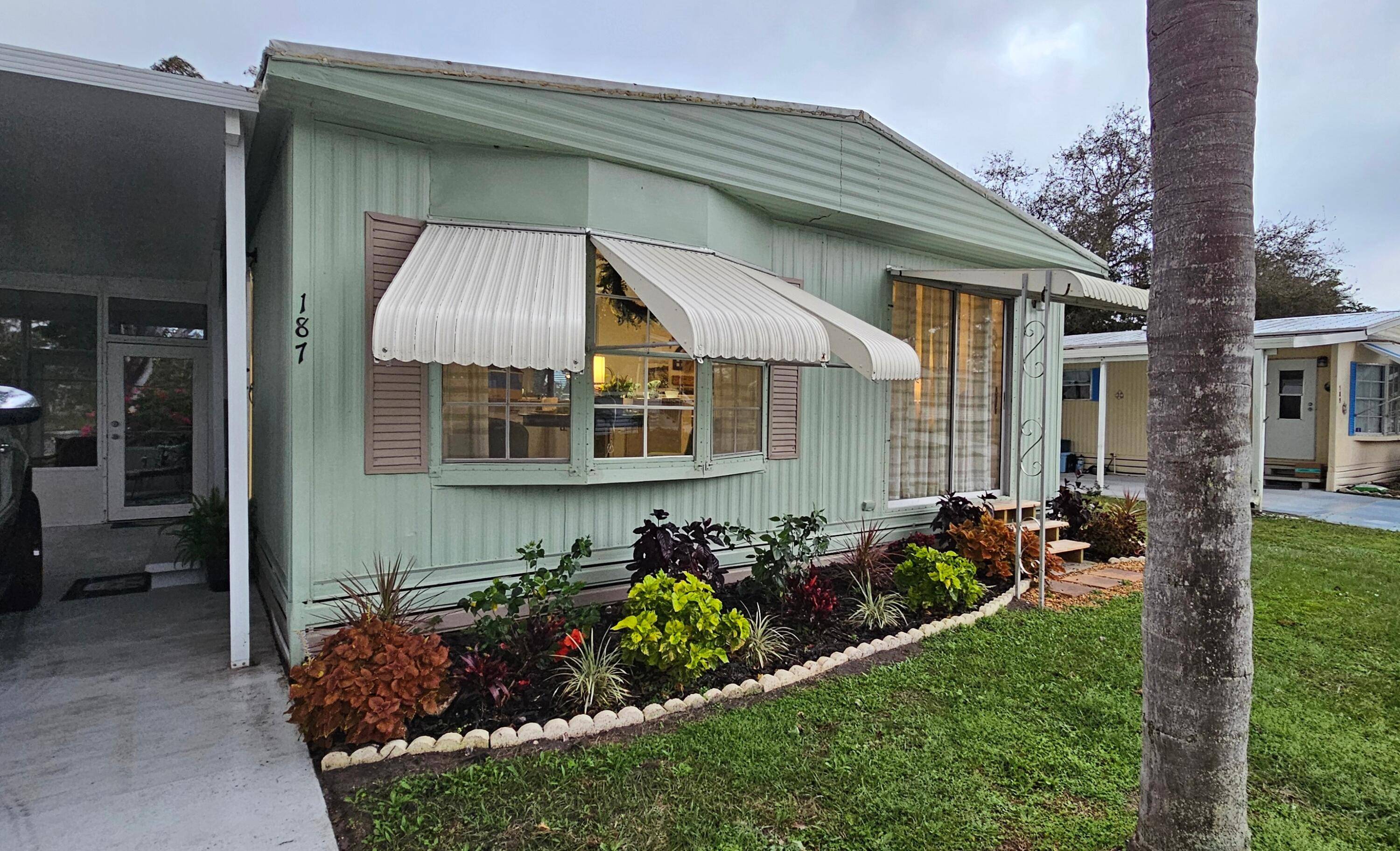 Come enjoy this beautifully decorated Fully Furnished WATER FRONT PROPERTY FEAURING brand new stainless steel Appliances Including Fridge, Stove, Microwave and Dishwasher.