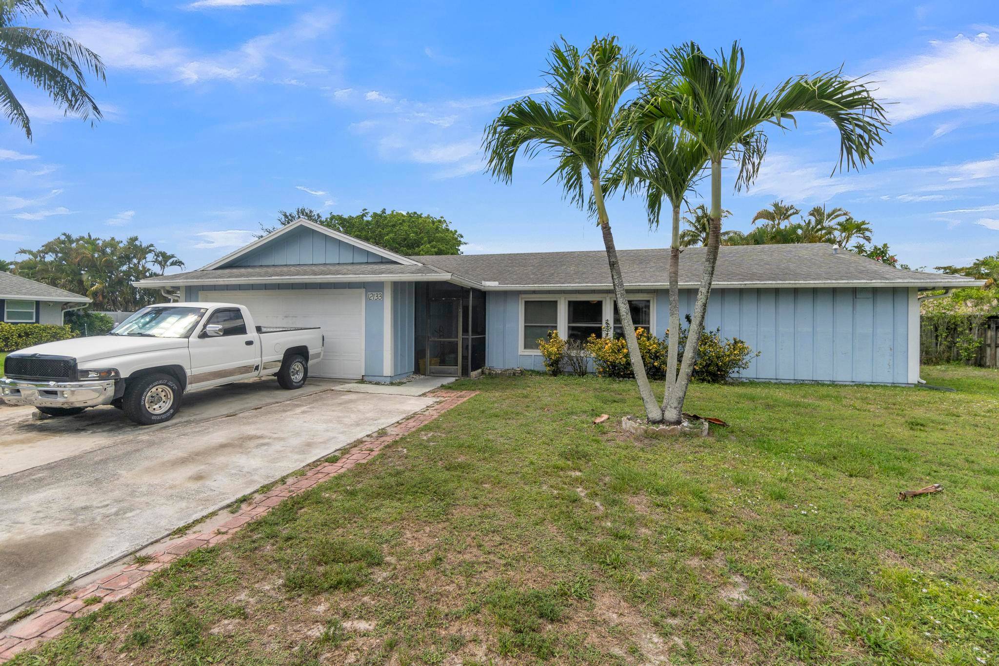 MOTIVATED SELLER ! ! ! This 4 bedroom, 2 bathroom single family home with a pool sits in the heart of Wellington on a quiet cul de sac with NO ...