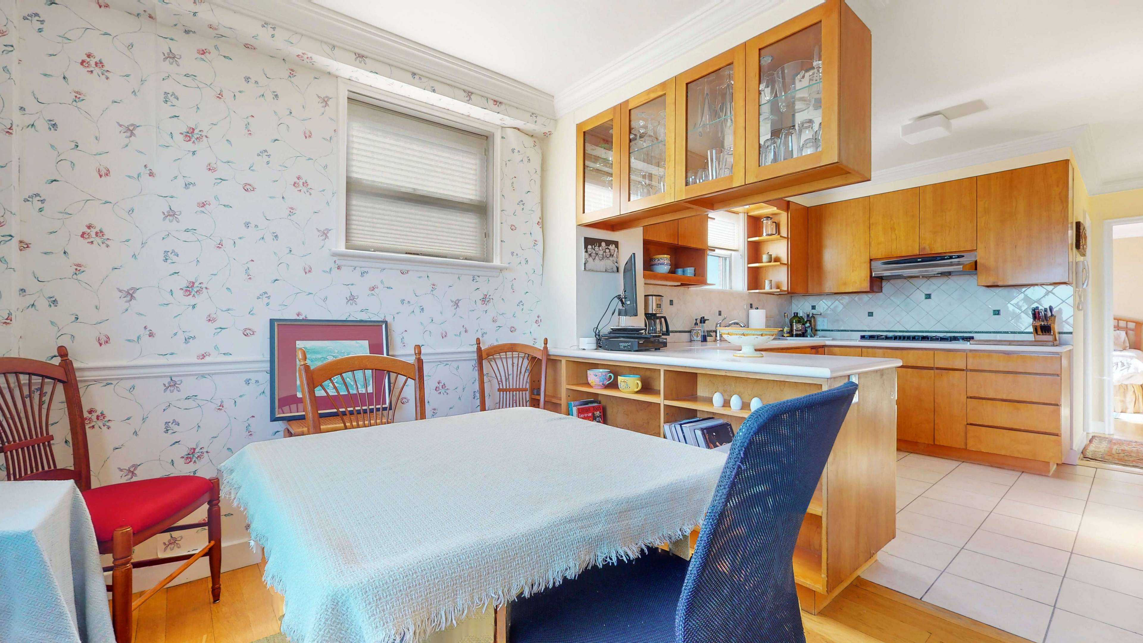 4BD 3BA with a MASSIVE Floorplan and Stunning River Views !