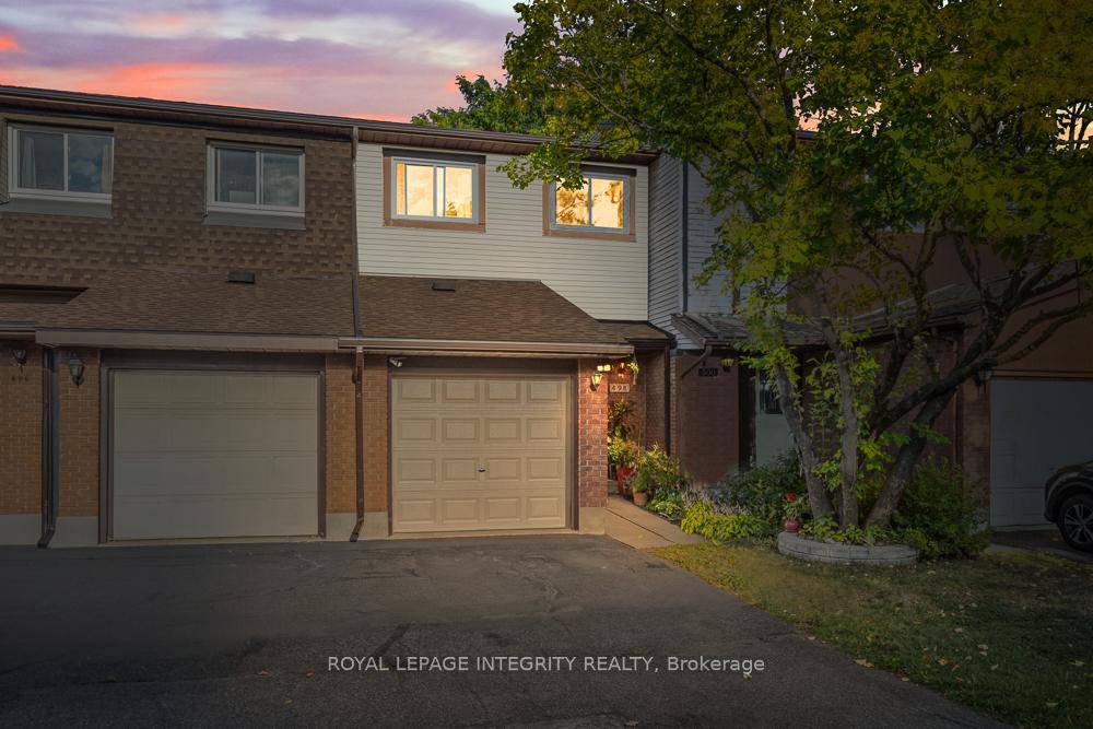 OPEN HOUSE Saturday and Sunday, September 20 and 21, 2 4 pm Welcome to 498 Sandhamn Private, a fully turnkey gem with over 55, 000 in updates and renovations !