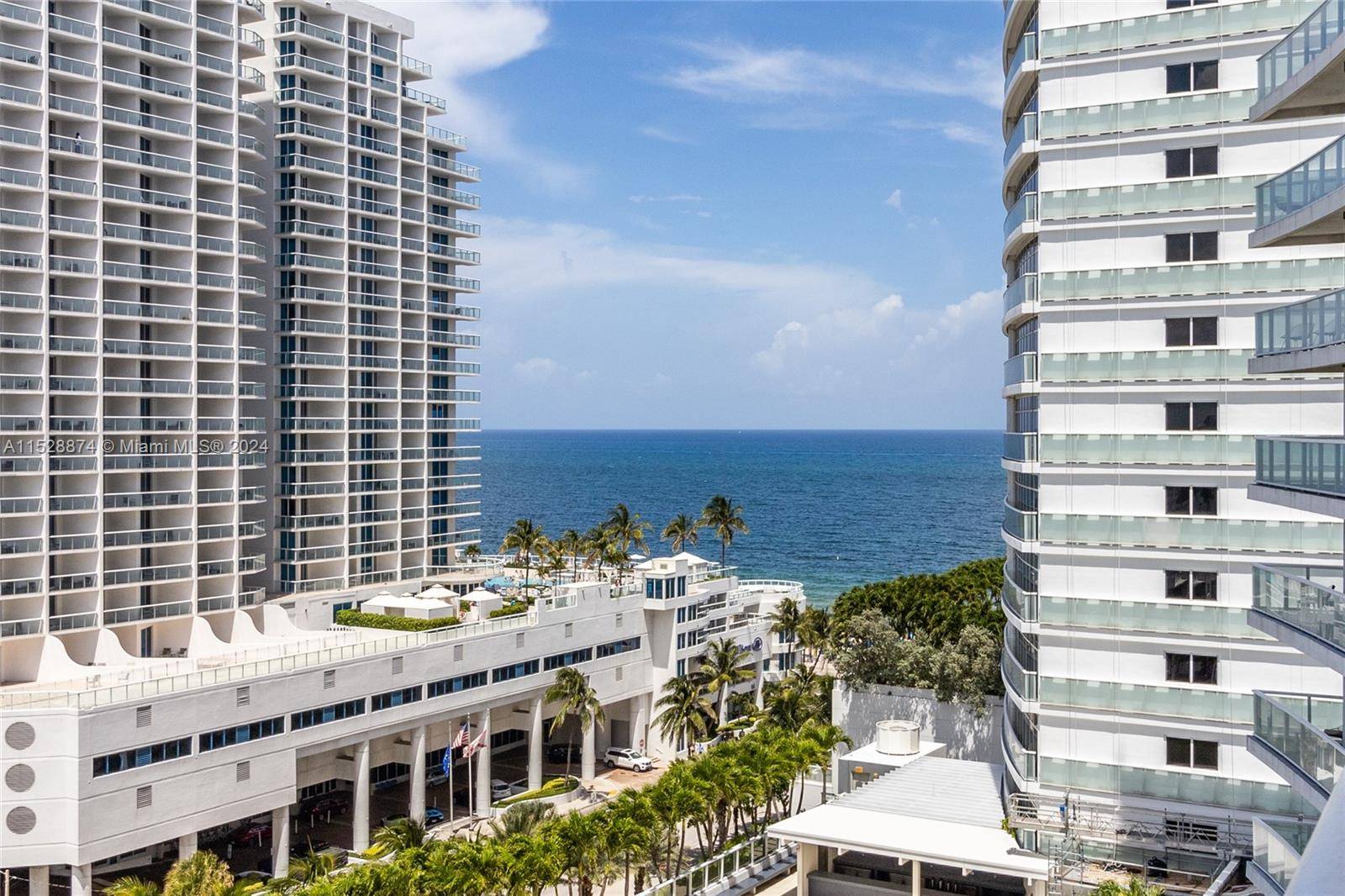 Amazing unit with beautiful ocean views from the World renowned W Residences, in the metropolis of Ft Lauderdale.