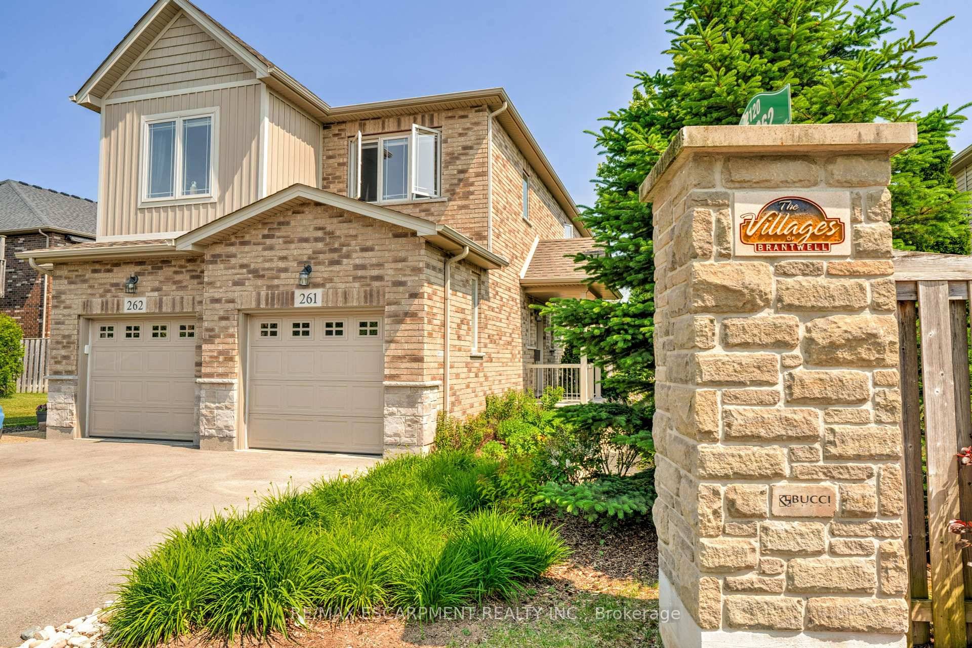 Welcome to the Villages of Brantwell, where this bungalow semi offers the perfect blend of comfort and convenience.