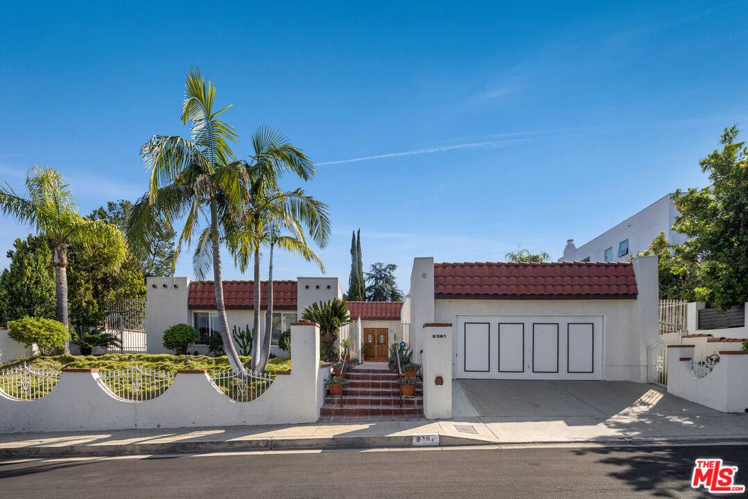 2381   Hercules Dr 3BR Hollywood Hills East La