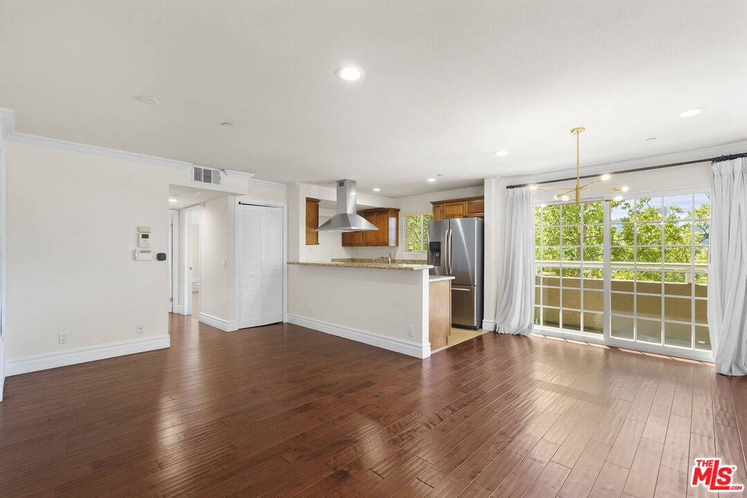 436  N Oxford Ave 3BR Mid Wilshire La