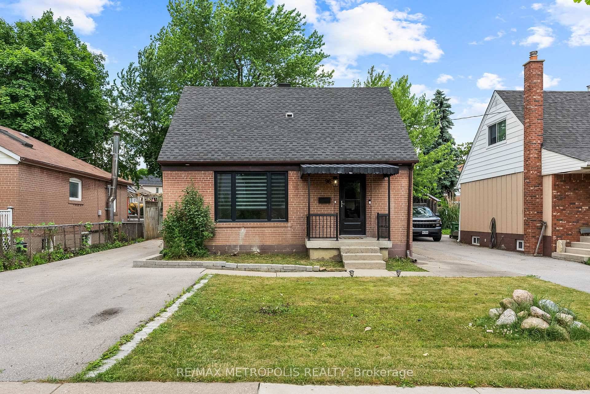 Renovated Detached Home In Etobicoke.
