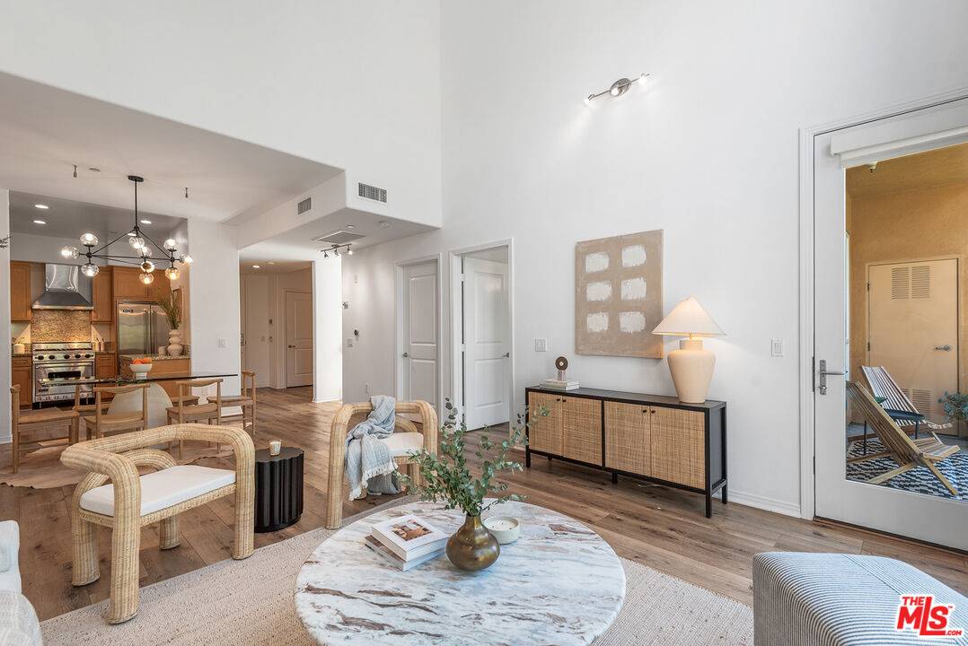 4050   Glencoe Ave 3BR Marina Del Rey La