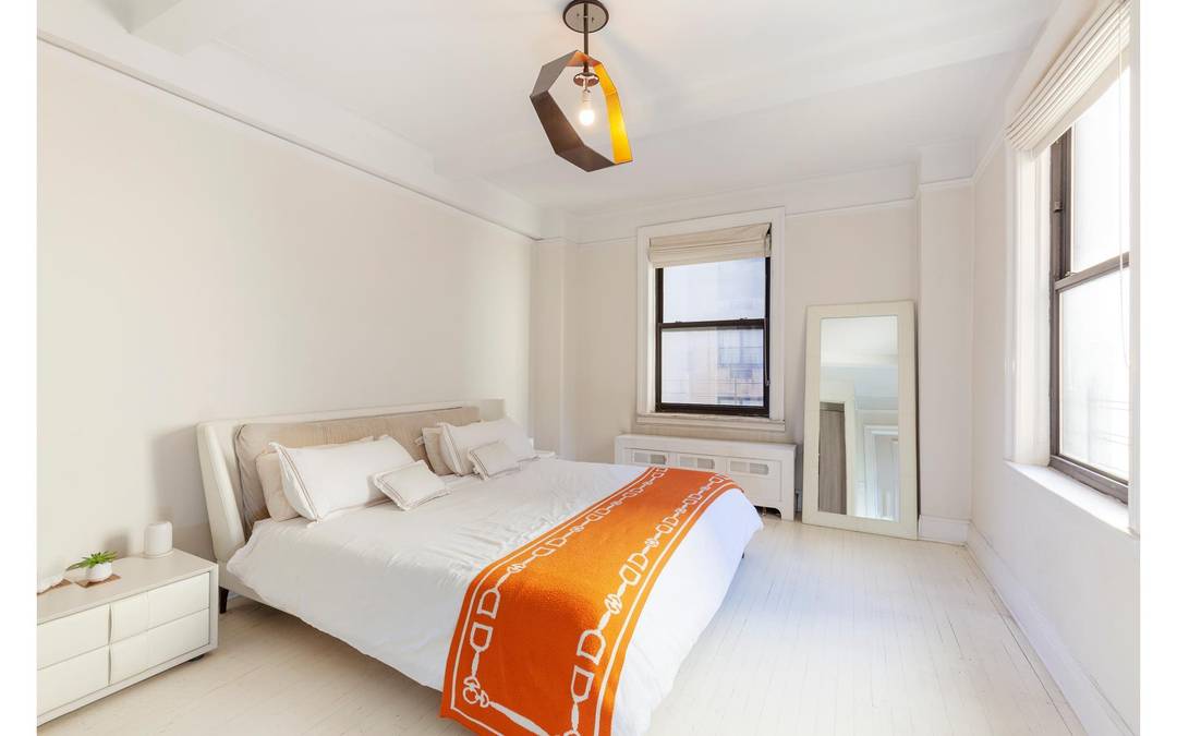 Nestled in the vibrant heart of the Upper East Side, 179 East 79th Street, Unit 4CD, boasts a blend of timeless charm and modern convenience.
