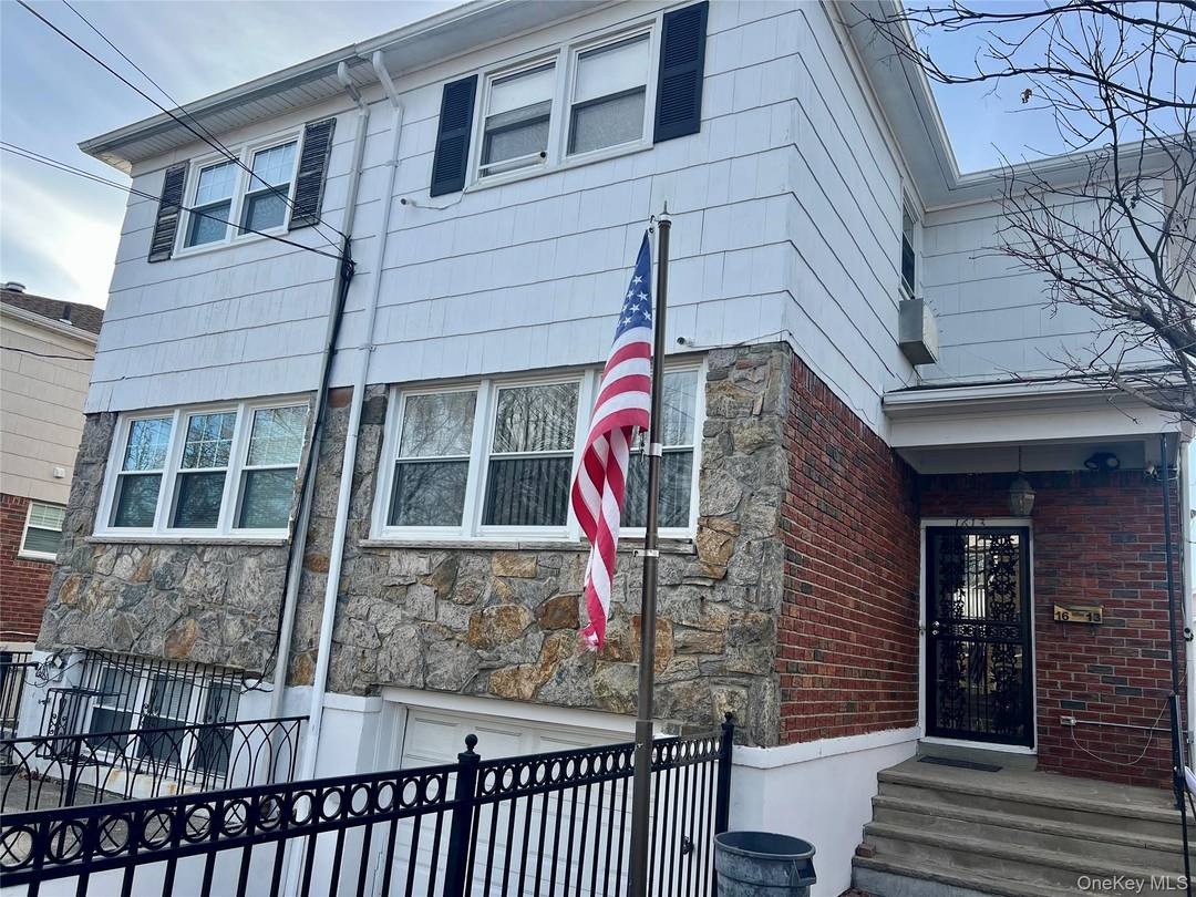 Welcome to this single family home located in the highly desirable Country Club section of the Bronx.