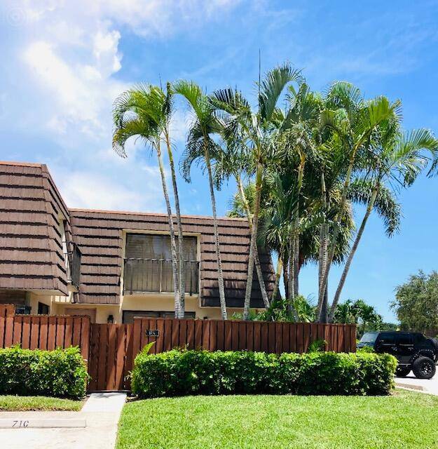 TH is renovated, new open white kitchen with Quartz countertops, with Stainless Steel Appliances.