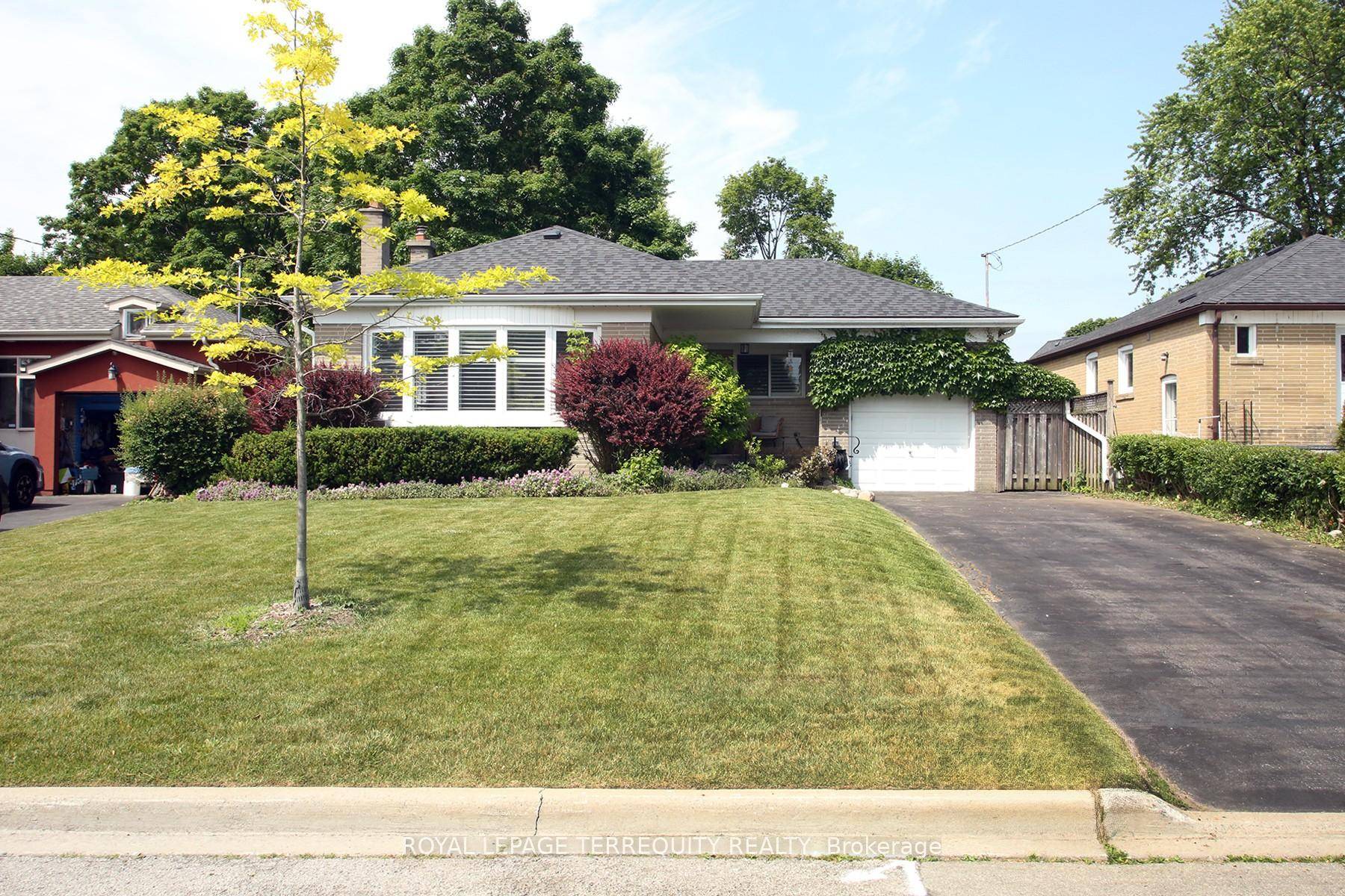 Renovated, Move In Ready Gem in Prime Agincourt !