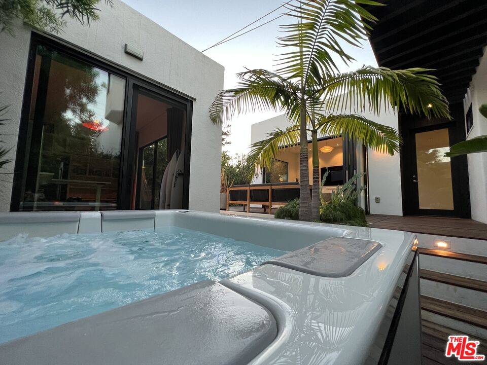 217   7th Ave 3BR Marina Del Rey La