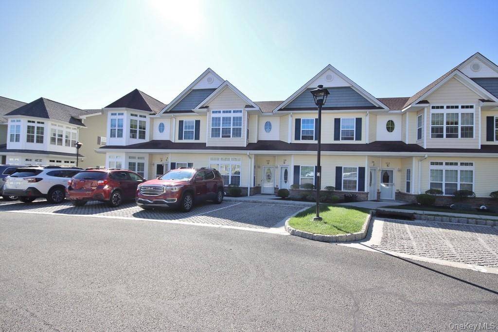 Beautiful walk in garden unit, is an absolute pleasure to show !