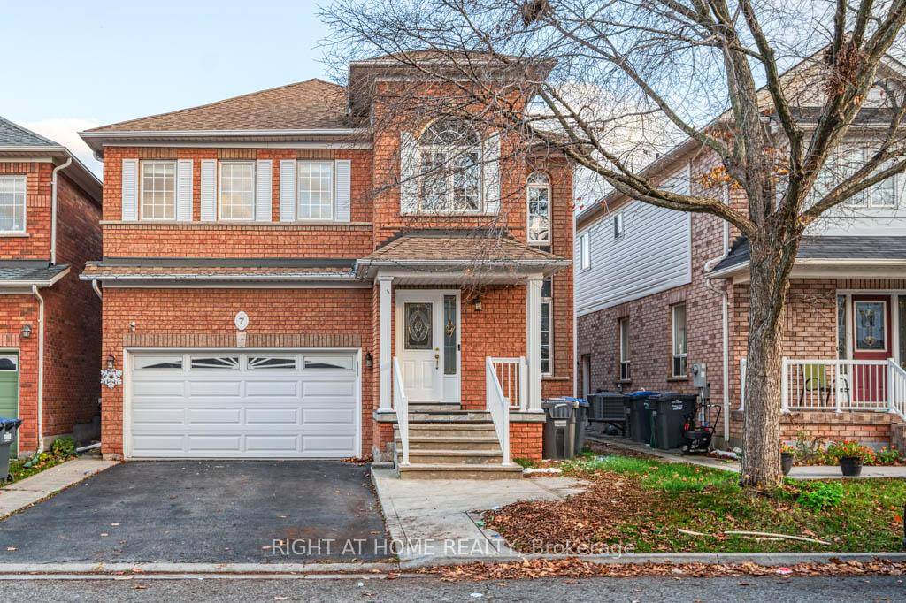 Move in and Live in this Beautiful Detached home in Fletchers Meadow.