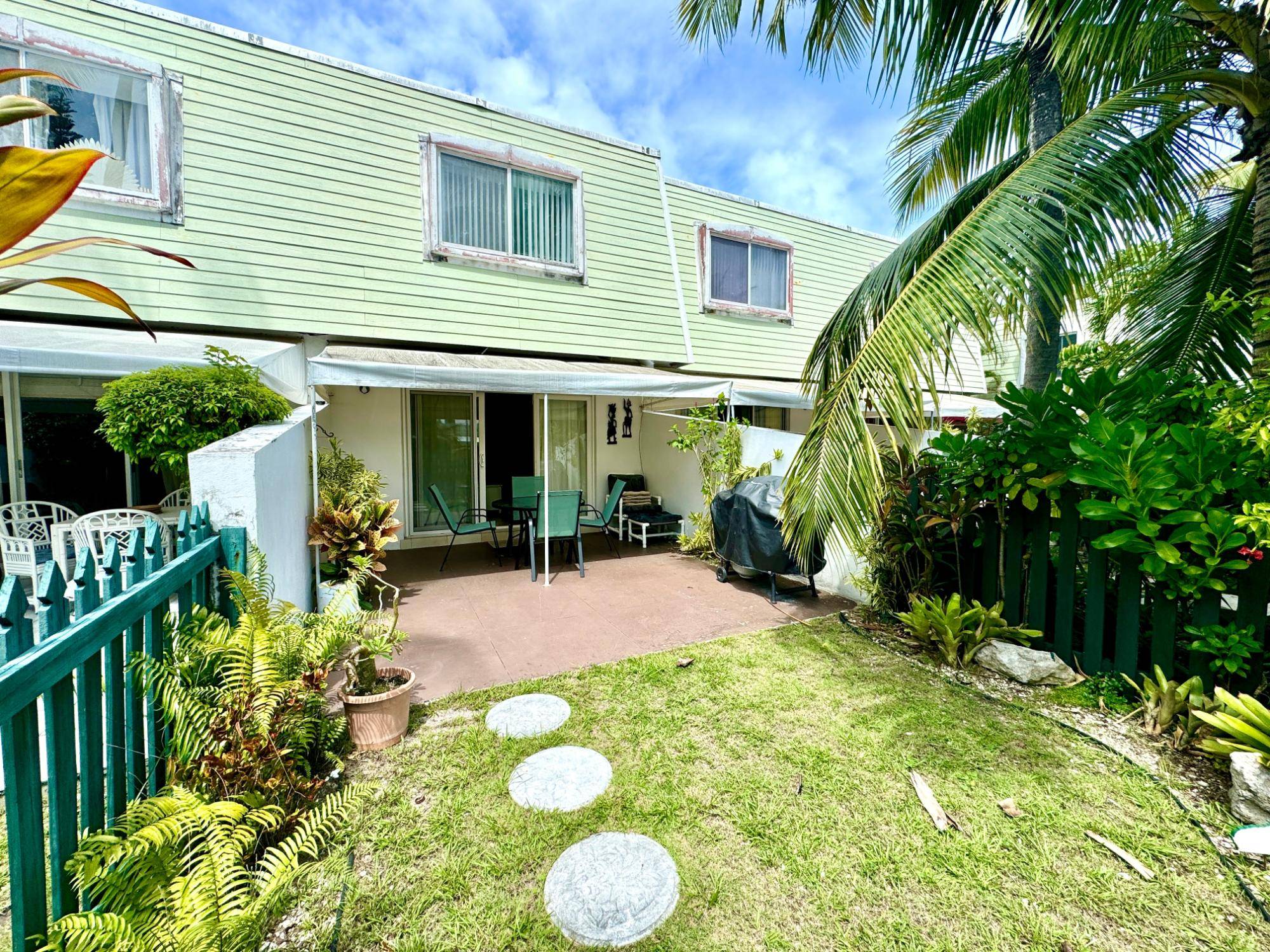 BAYVIEW SUITES Condo New-Providence