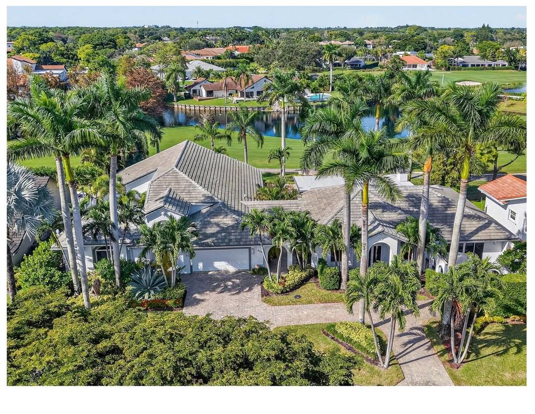 This exceptional one story estate sits on a rare double lot with over 130 feet of golf course frontage and sweeping unobstructed views.