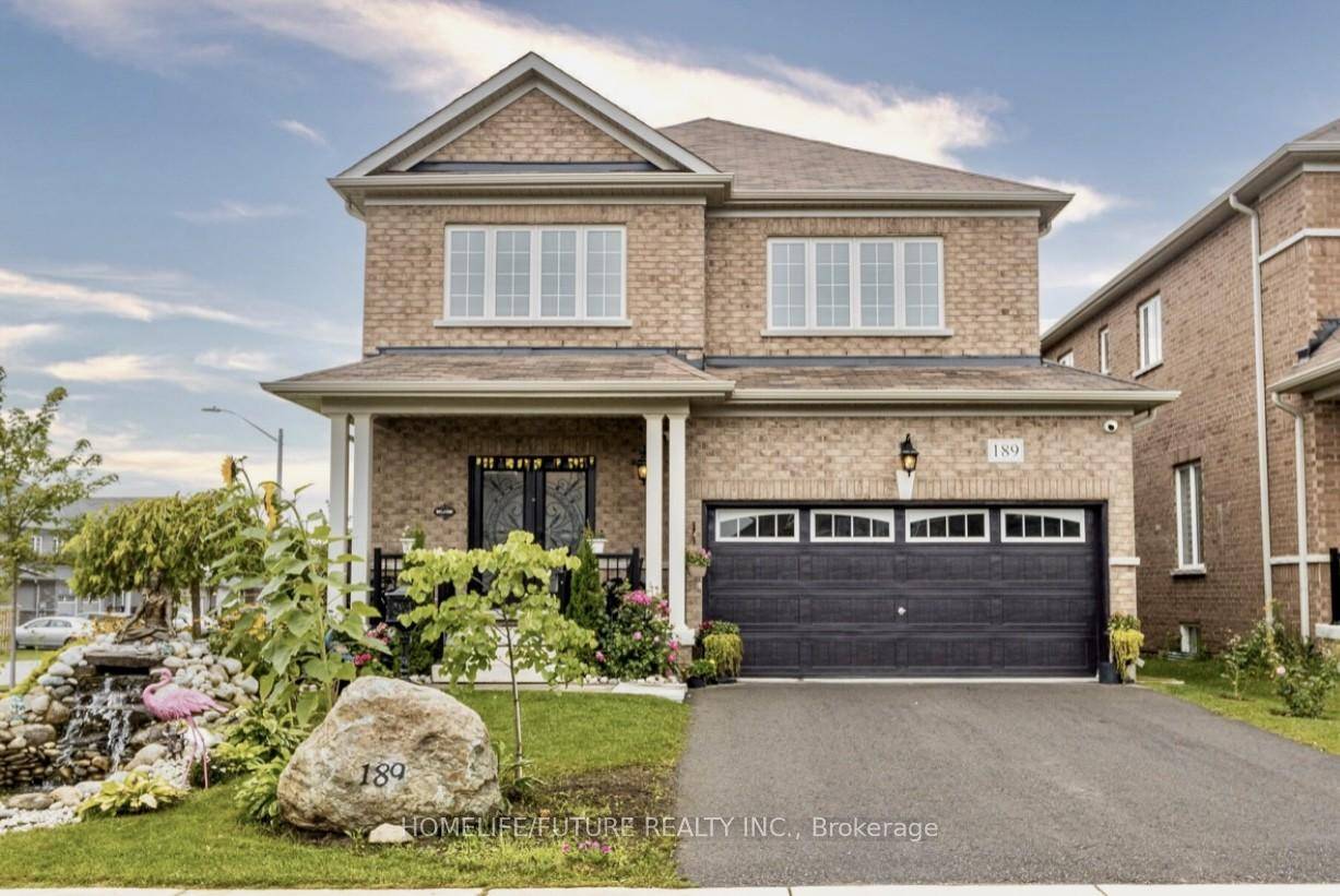 Welcome To 189 Werry Avenue A Beautiful, Modern Corner Home In The Family Friendly Community Of Southgate.