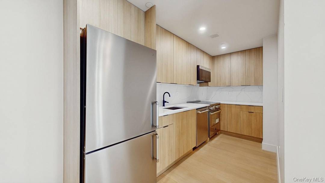 Welcome to AK Living A Modern Haven in the Heart of Long Island City !