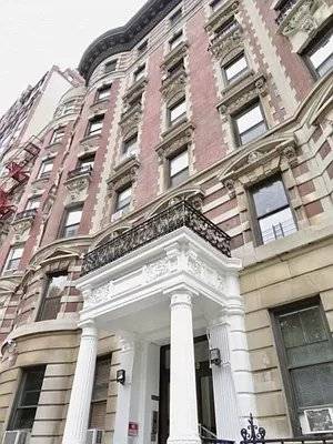 2 Bedroom Apartment Across From Central Park !
