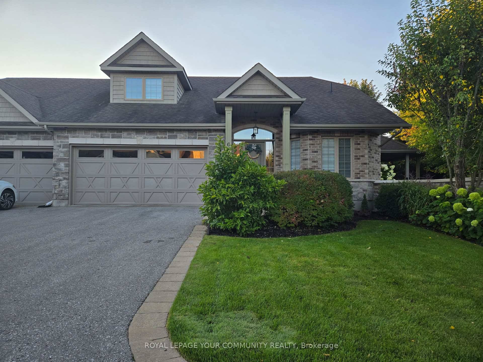 Beautifully Maintained Bungaloft In The Prestigious Legacy Pines Golf Course Adult Lifestyle Community.