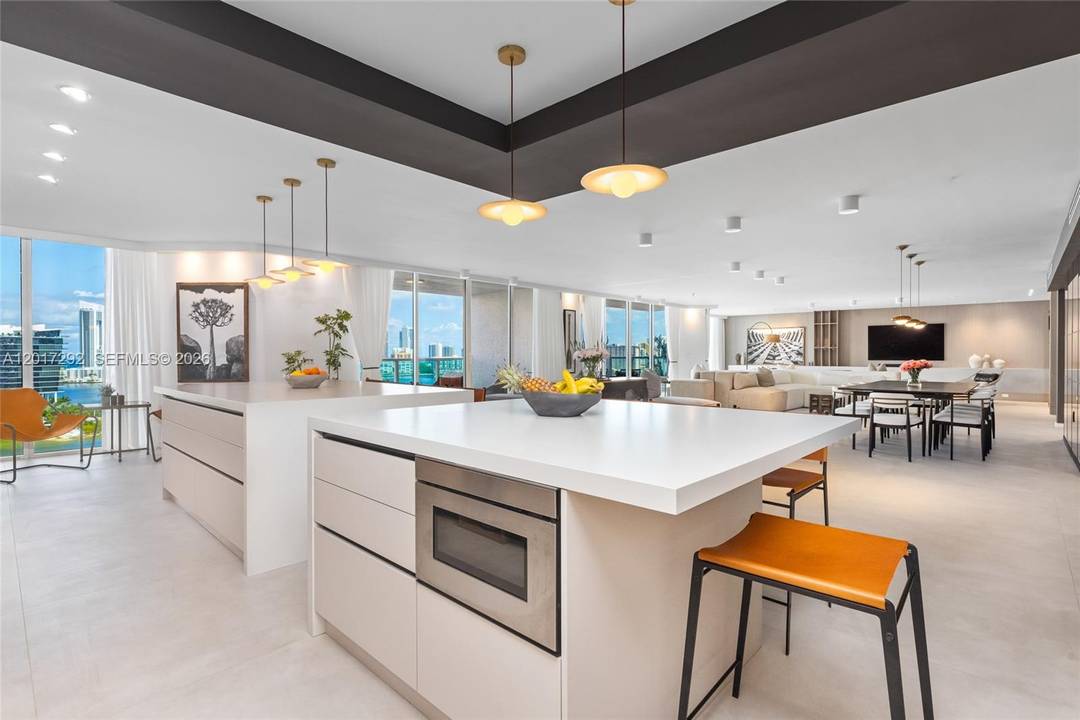 The Only One of One Trophy Combination Residence at Peninsula One.