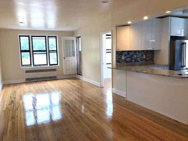 NO FEE, NO APPLICATION FEE, NO HIDDEN FEES OR DEPOSITSThe Landlord wants it rented Lets Make a Deal !