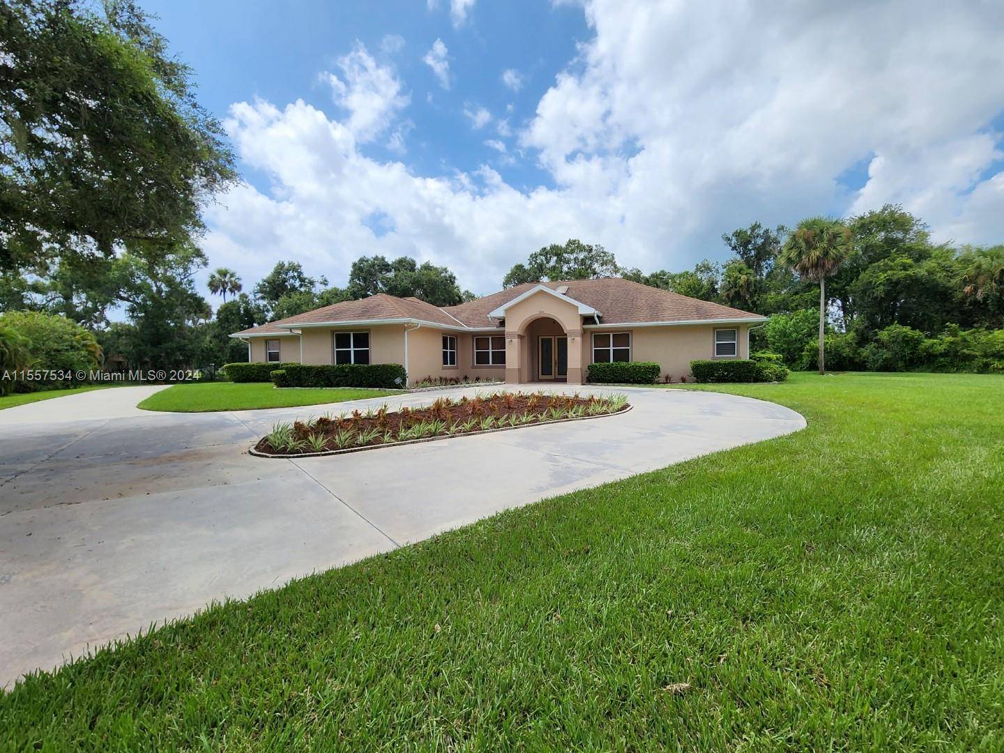PRICE ADJUSTMENT. SELLER IS RELOCATING.