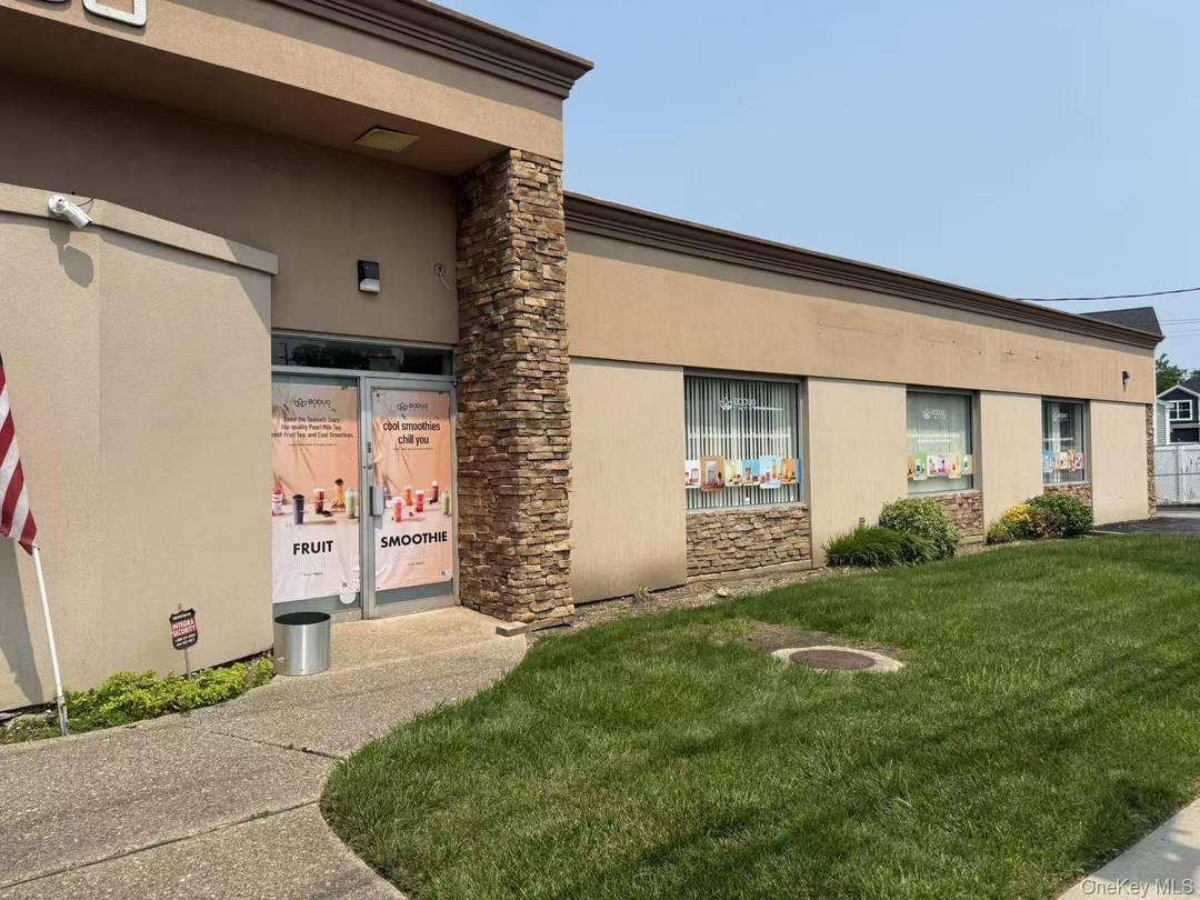 Warehouse for Sublease Farmingdale, NY Current tenant is relocating due to business growth.