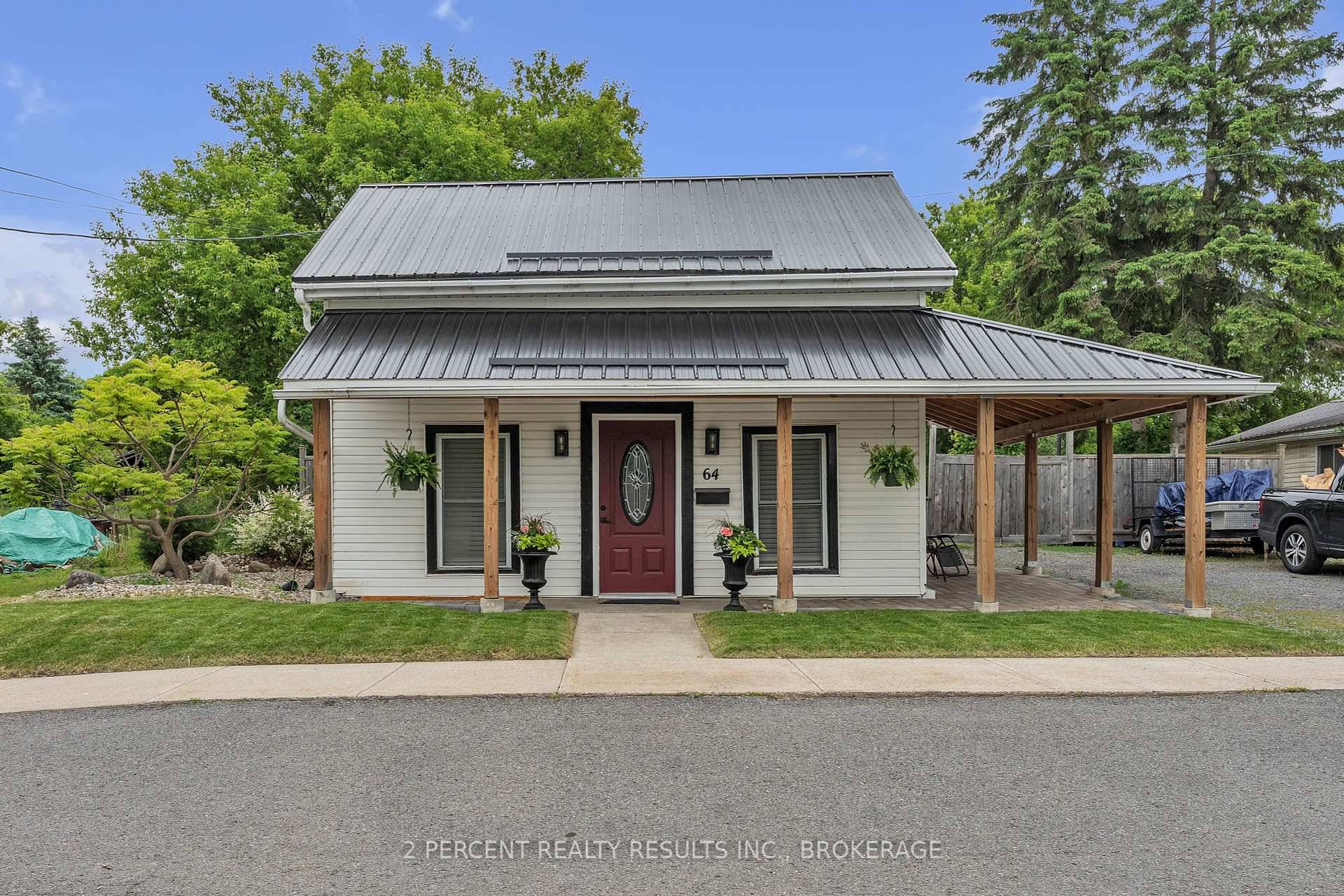Move in ready and full of charm, this beautifully updated 3 bedroom, 1 bathroom home in Napanee is ready to welcome its new owners !