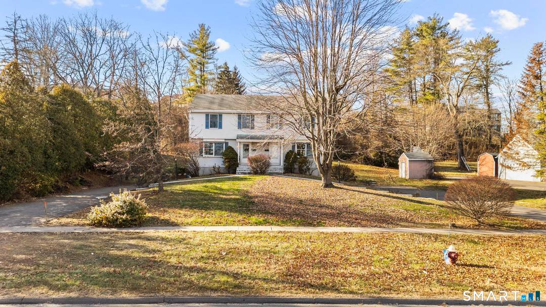 Well located side by side duplex offering an excellent opportunity for owner occupants or investors.