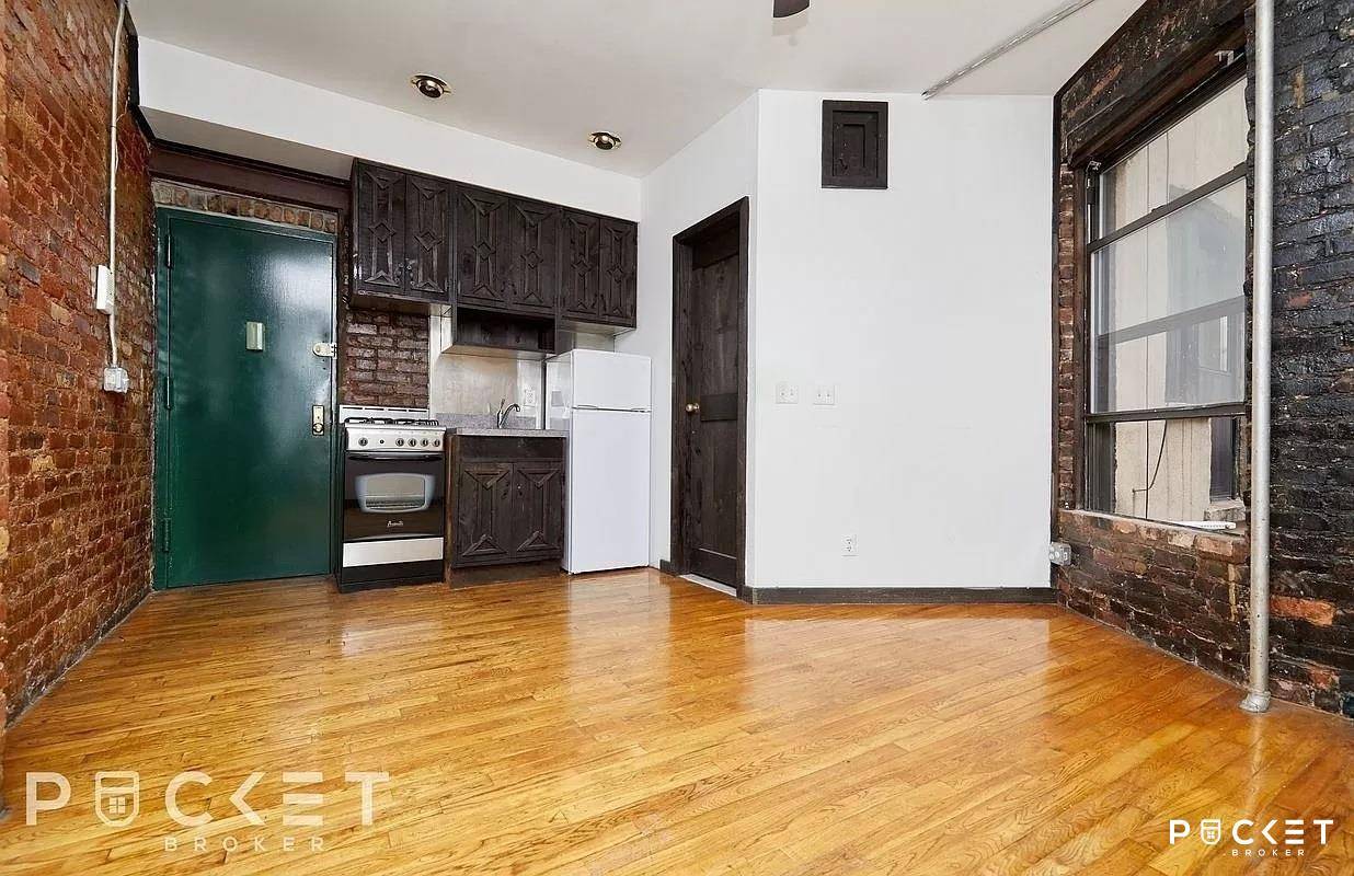 Well maintained brownstone in the iconic East Village only steps away from Union Square !