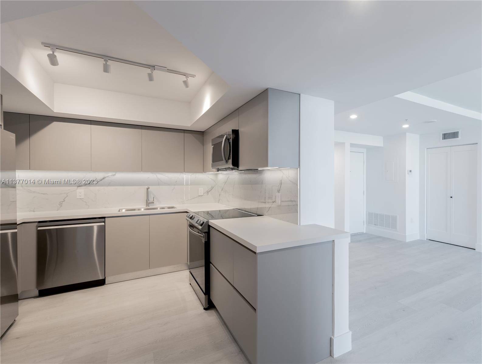 Brand new fully renovated 2 bed 2 bath residence in Sunset Harbour.
