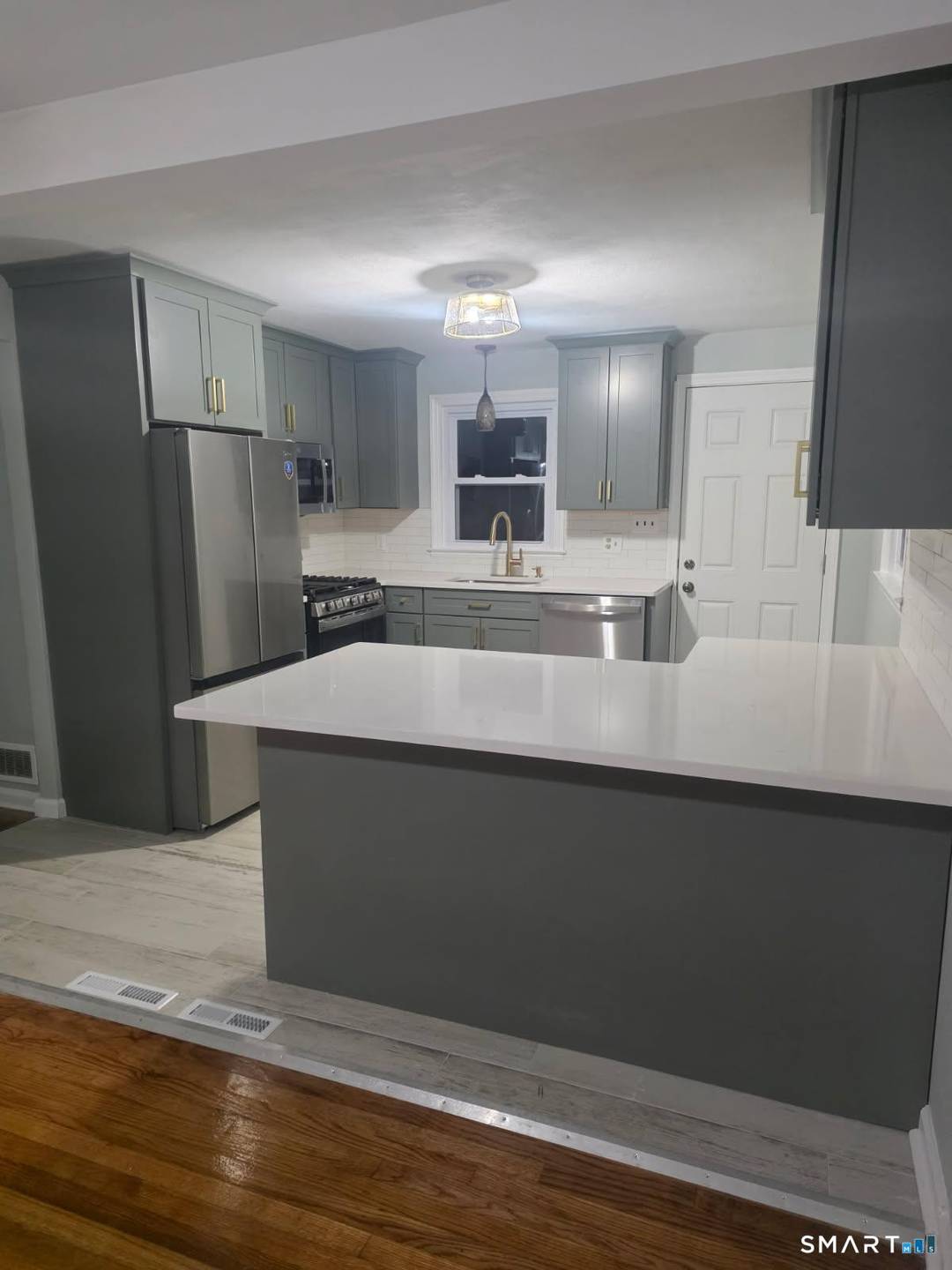 Location ! Location ! tastefully renovated Westshore Cape Cod on cul de sac, 10 minute walk to beaches, minutes to train station and shopping.