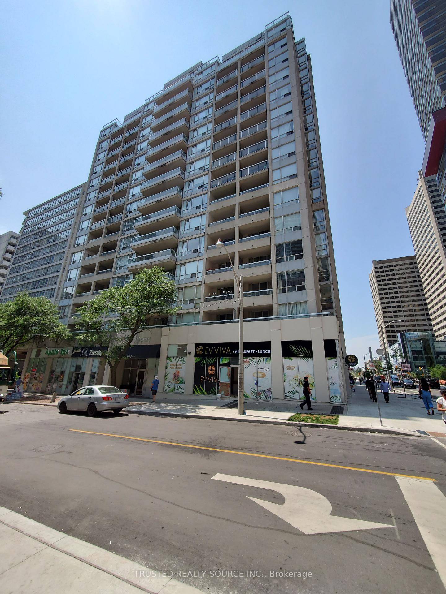 Excellent Location ! Fully Furnished Condominium Unit.
