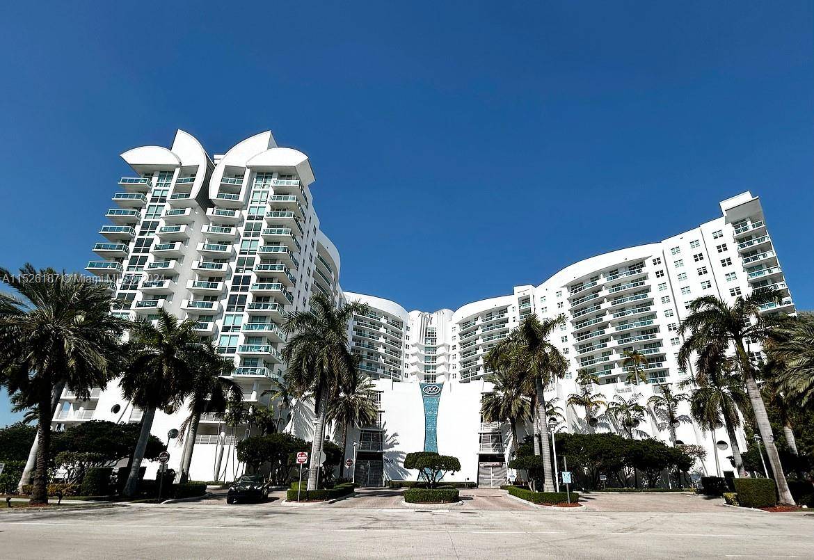 LUXURIOUS WATERFRONT AND GATED COMMUNITY CONDO AT NORTH BAY VILLAGE WITH SECURITY 24 HRS, AMAZING BAY AND CITY VIEWS, 2 HEATED POOLS AND JACUZZI, MARINA WITH PRIVATE DOCKS, GYM, SAUNA, ...