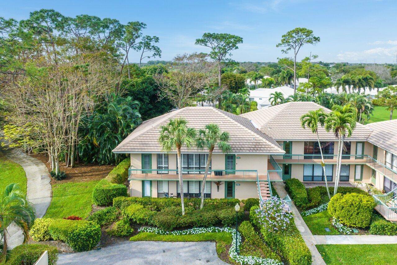 Welcome to this beautiful property destined to become your oasis, with lovely garden views.