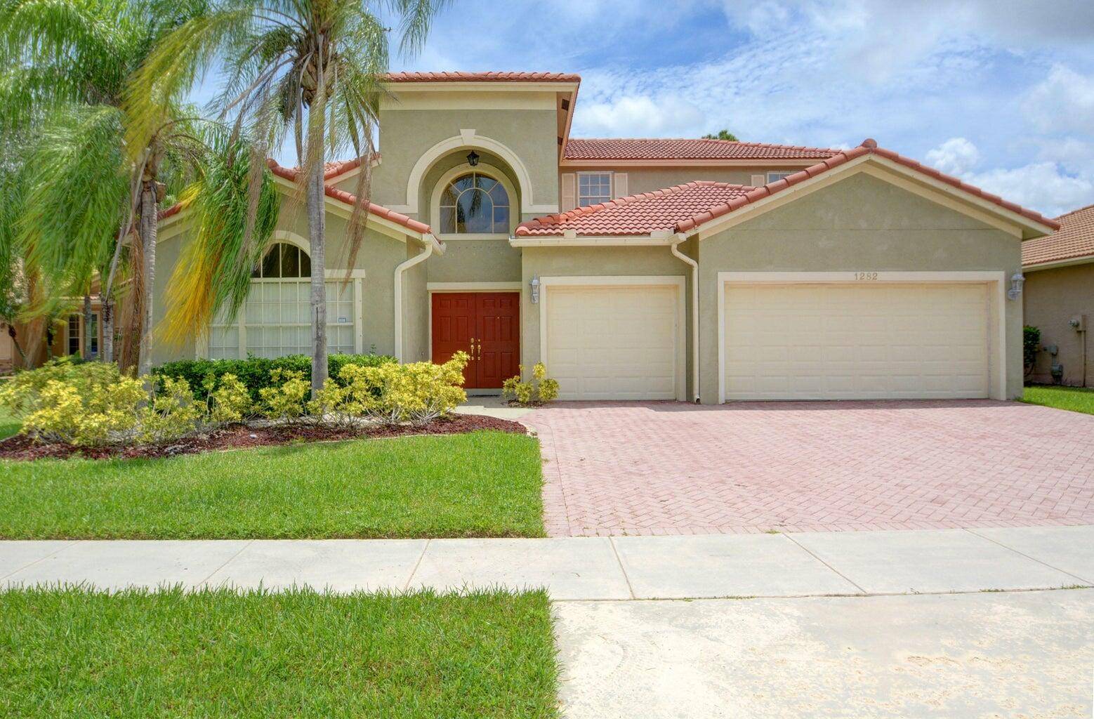 Welcome to this spacious 5 bedroom home located in the desirable community of Stonehaven Estates.