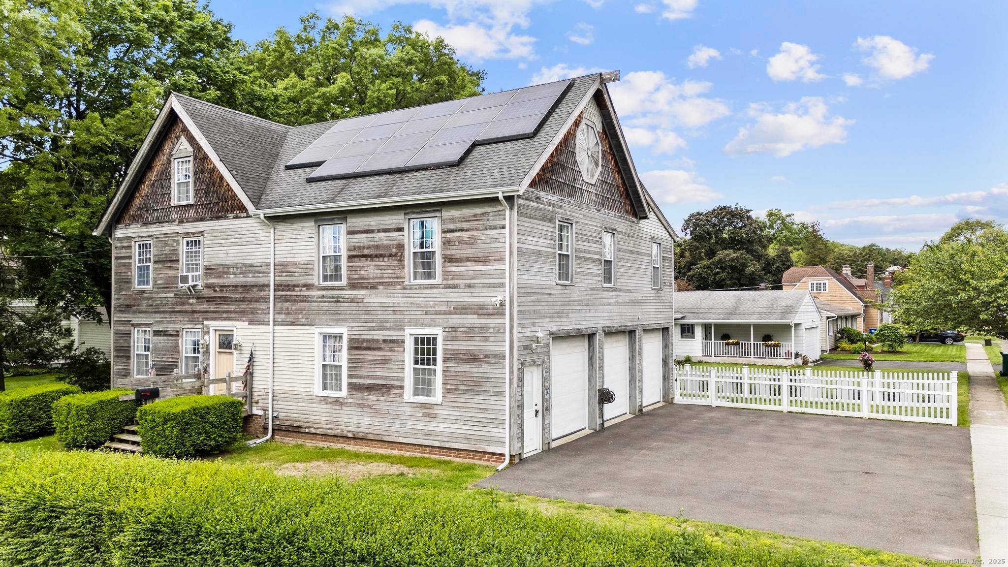 Experience timeless elegance in this spacious 3 bedroom, 3 bathroom Colonial style home located in Stratford's desirable North End.