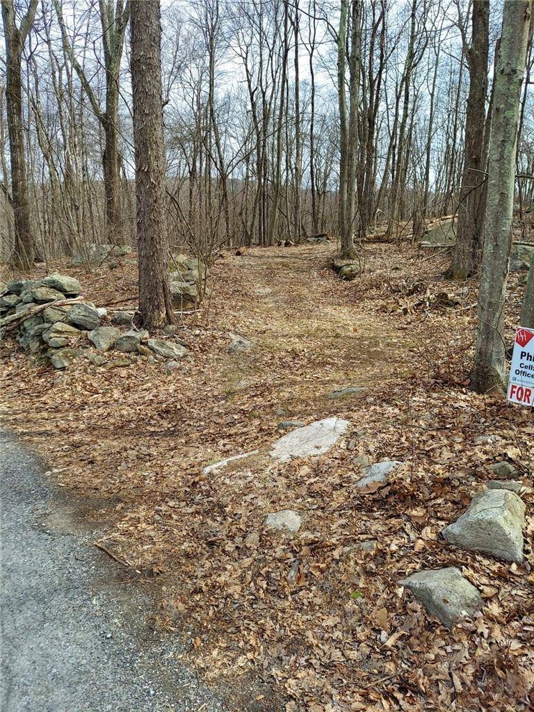 Calling out for BUILDERS, HUNTERS, MULTI FAMILY HOMES OR LUXURY home owner desiring total privacy !