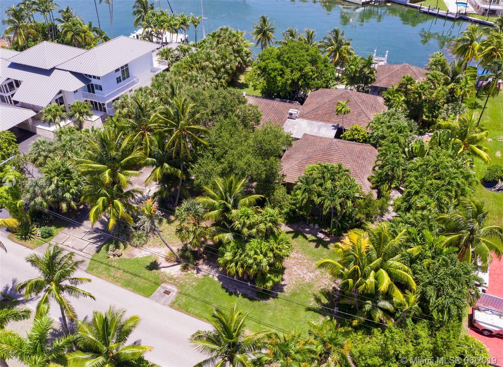 511 N Mashta Dr Residential Florida