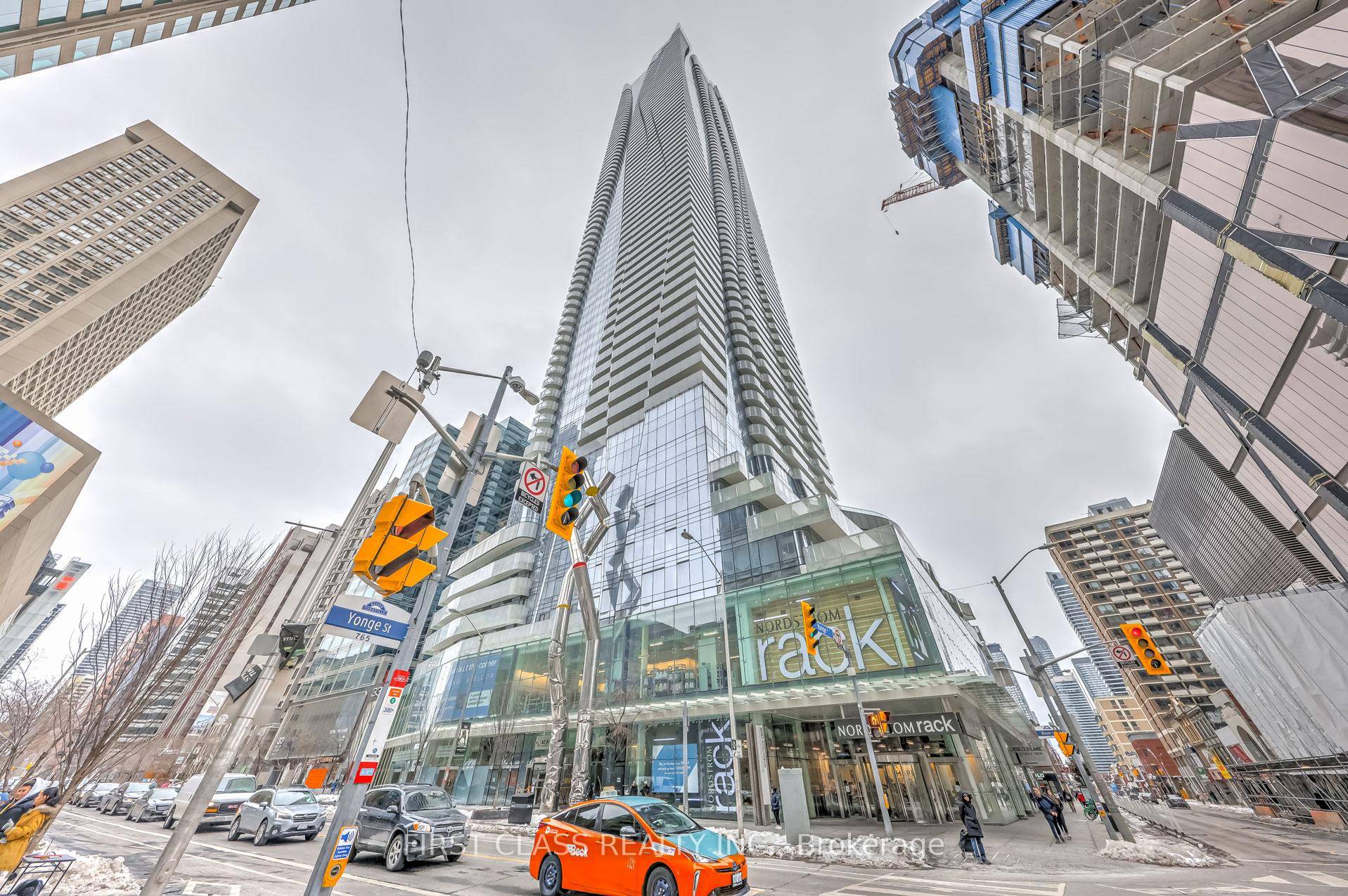 Luxury Sun Drenched 1 Bedroom Den With 2 Bath Suite With Unobstructed South View.
