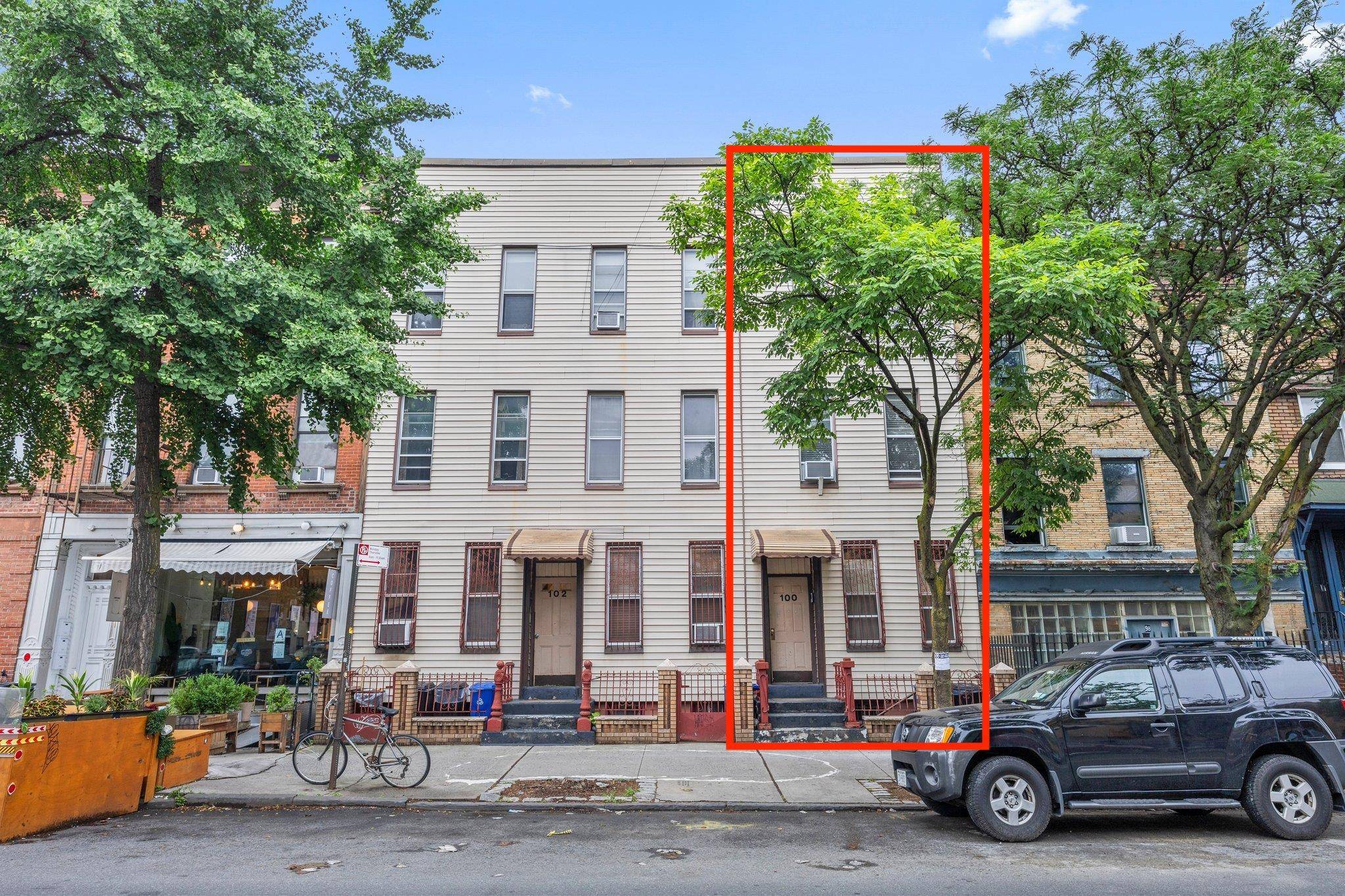 Unique 3 Family in Prime Williamsburg !