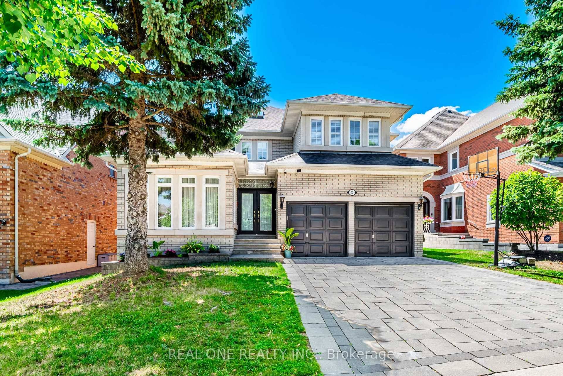 Ready to move in, 3925 sqf above ground landmark residence in the heart of Bayview Hill, the most prestigious enclave.