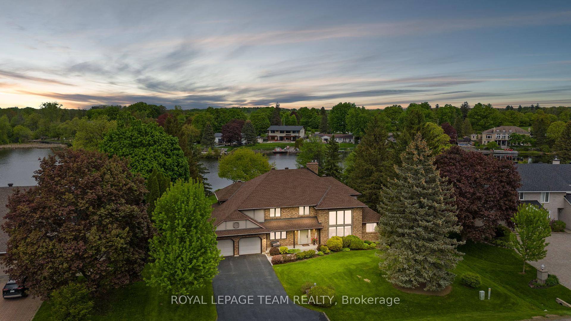 Discover a remarkable lifestyle with this beautifully appointed two storey residence, ideally situated in the heart of Manotick.