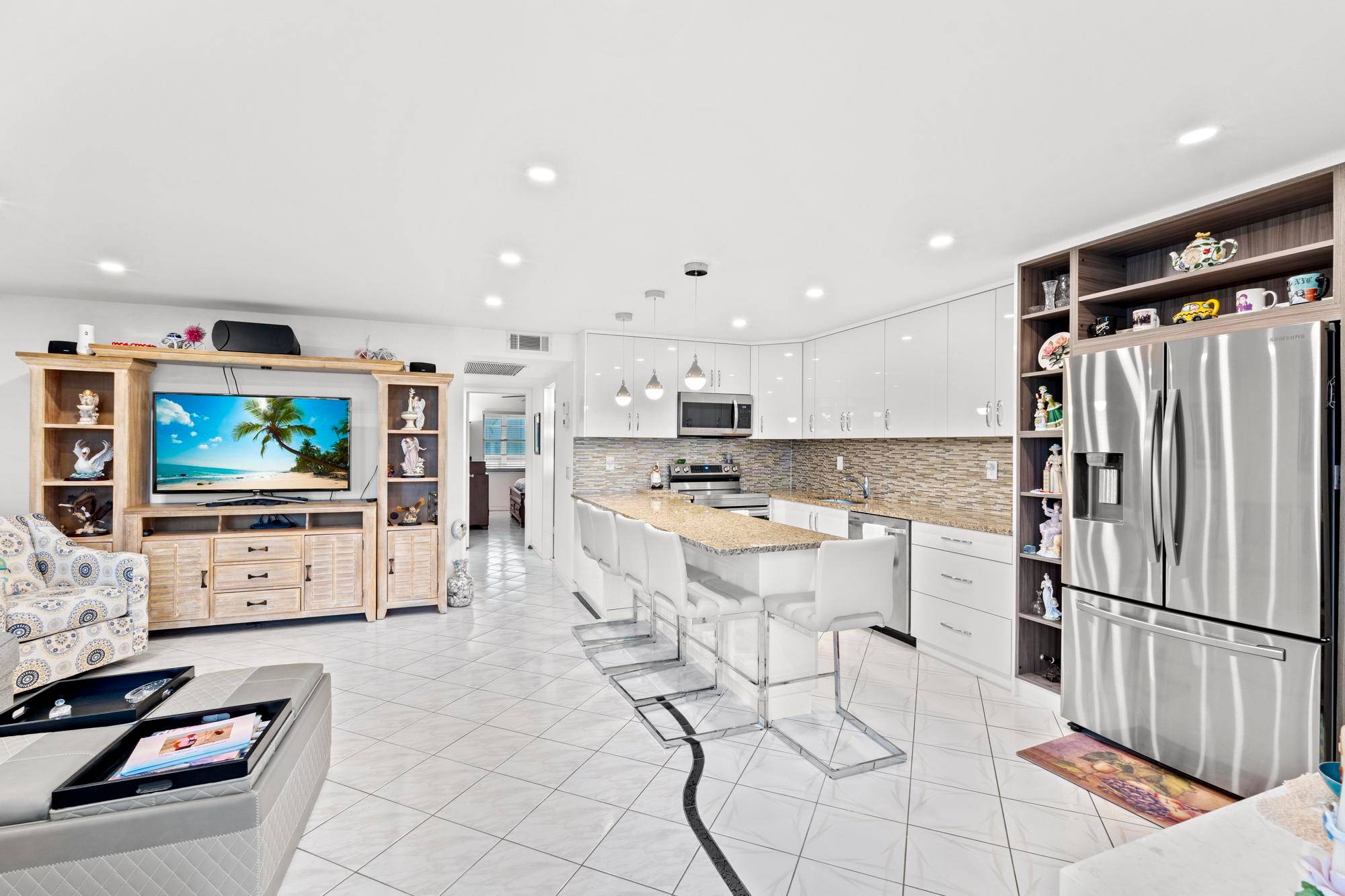 Welcome to your dream home in Century Village, Boca Raton !