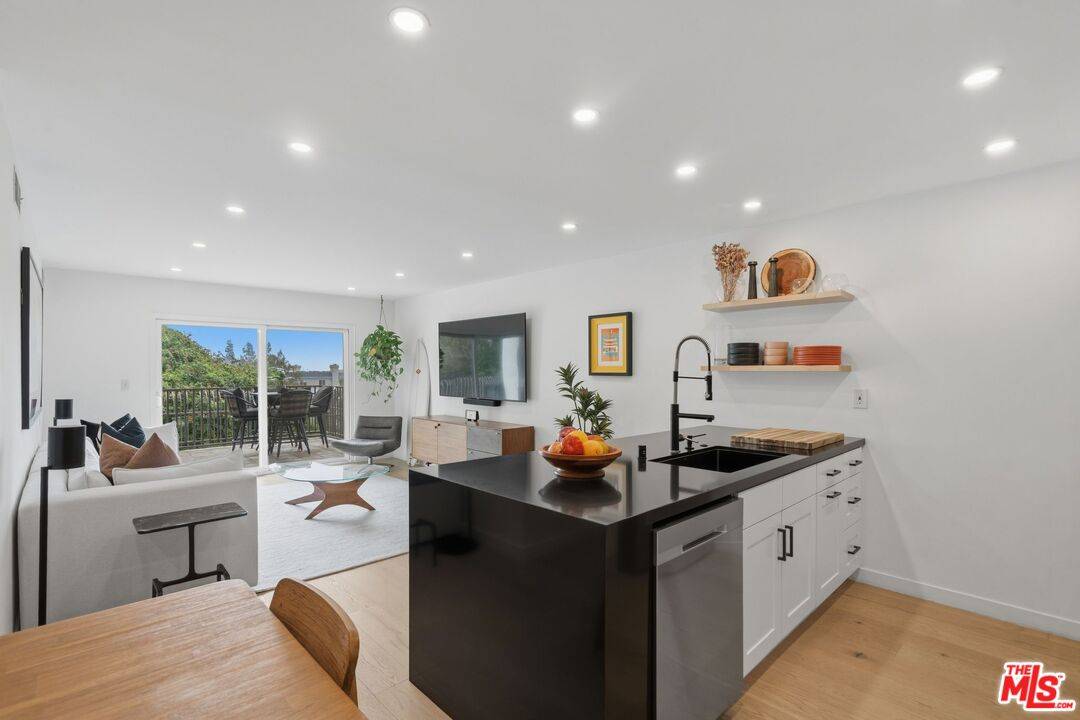 1230   Horn Ave 2BR Sunset Strip La