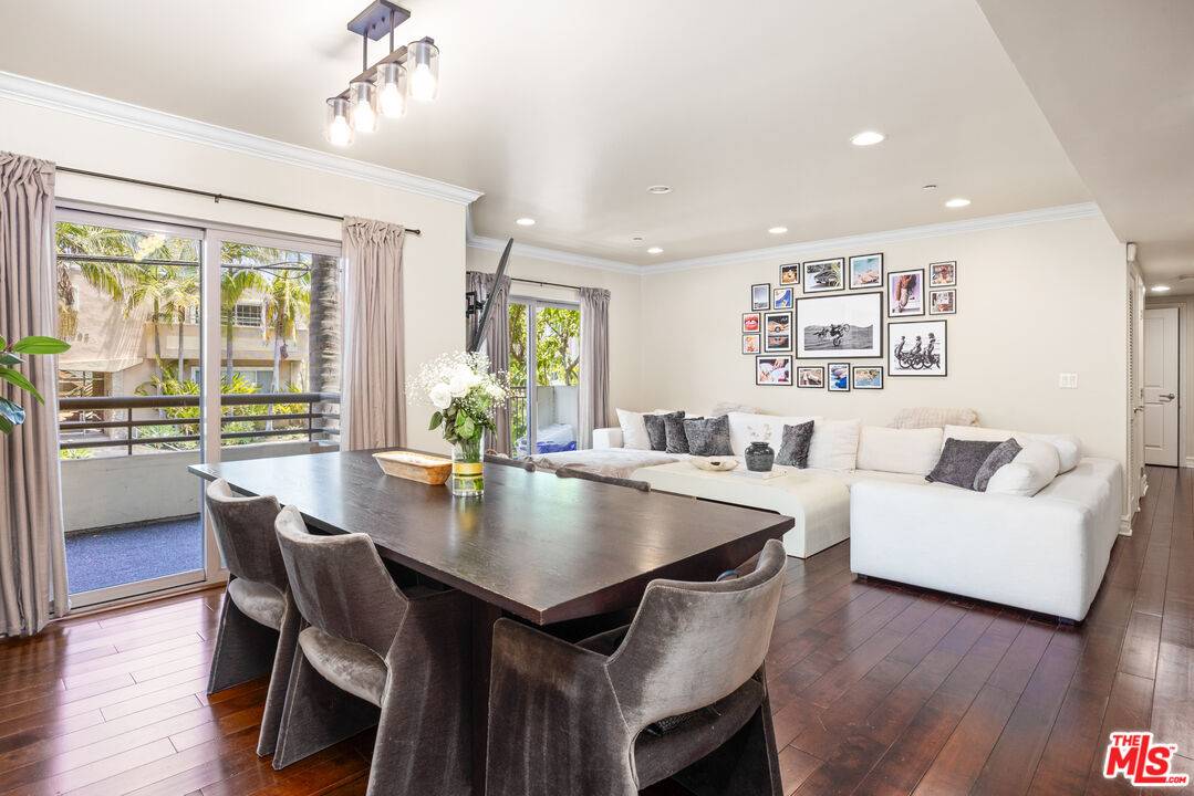 951  Granville Ave 3BR Brentwood La