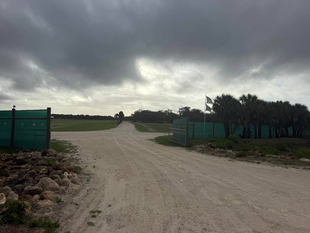 Discover a rare opportunity in Hendry County with this expansive 326.